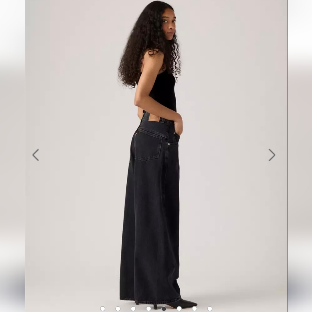 LEVI WOMEN'S BAGGY BARELL JEANS